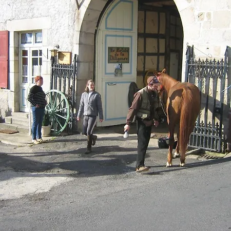 Le Relais De La Diligence Allègre